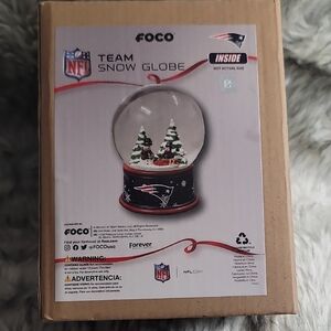 FOCO Team  New England Patriots Snow Globe